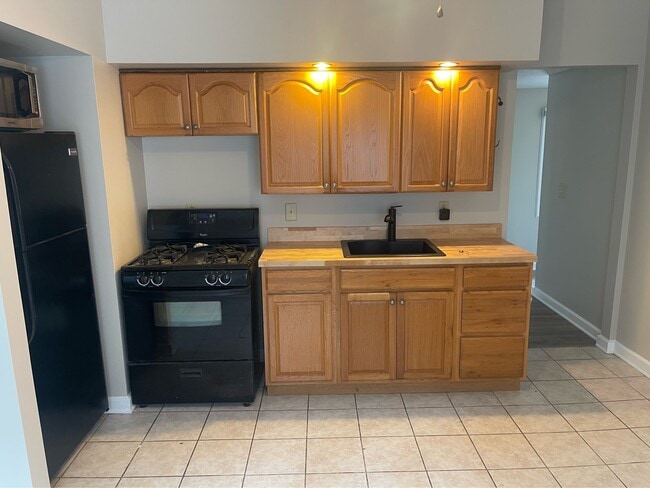 Building Photo - 855 Jefferson Ave