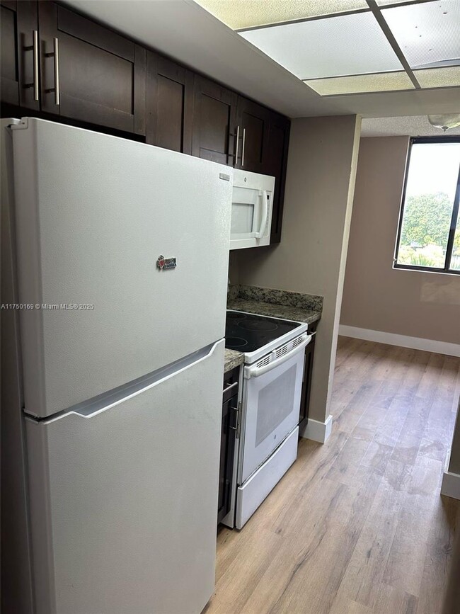 Foto del edificio - 8335 SW 152nd Ave