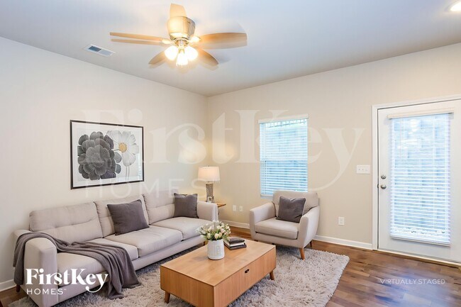 Foto del edificio - 10724 Rivergate Dr NW