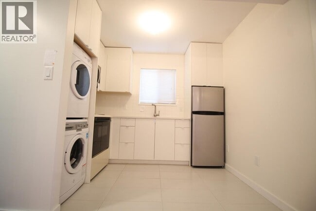 Building Photo - GROUND FLOOR 3950 LILLOOETT STREET