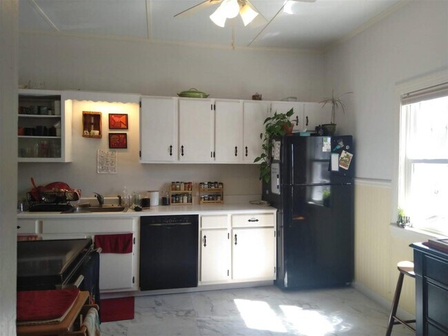 Building Photo - 68 Converse Ave