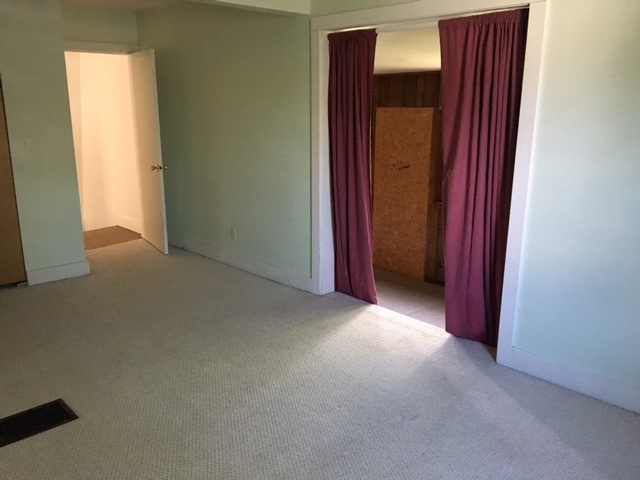 Master bedroom, looking at walk-in closet. - 1107 Pennoyer Ave