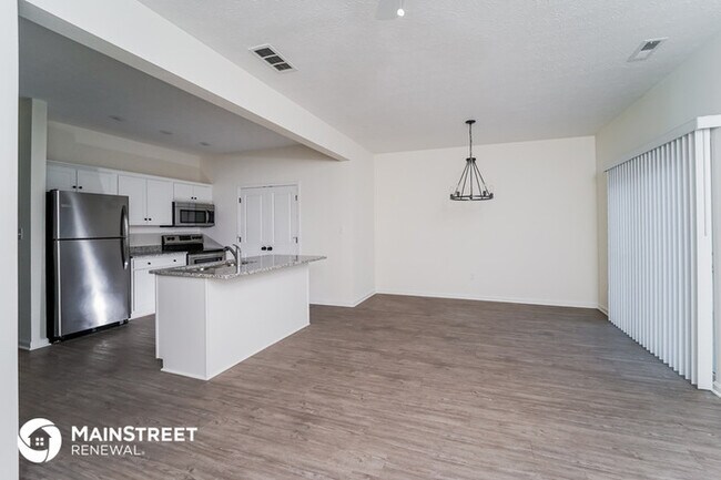 Foto del edificio - Town Home Available For Immediate Move In!