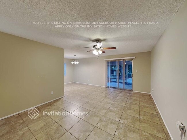 Building Photo - 143 Hidden Lake Dr