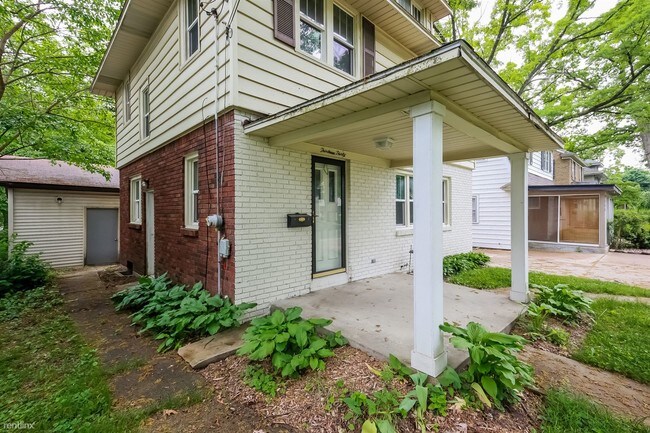 Foto del edificio - 1330 Calvin Ave SE
