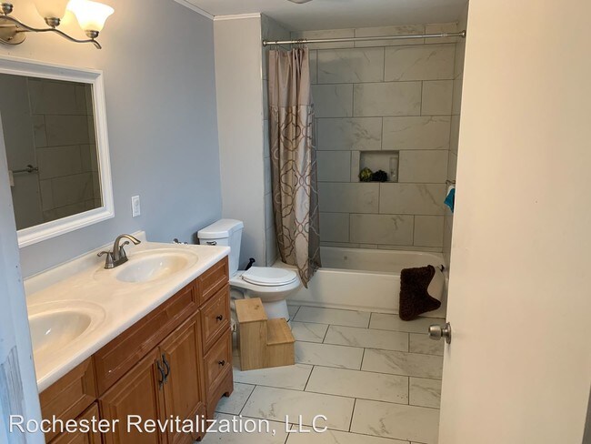 Foto del edificio - 4 br, 2 bath House - 29 Brookhaven Terrace