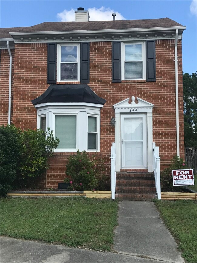 Building Photo - 344 San Roman Dr