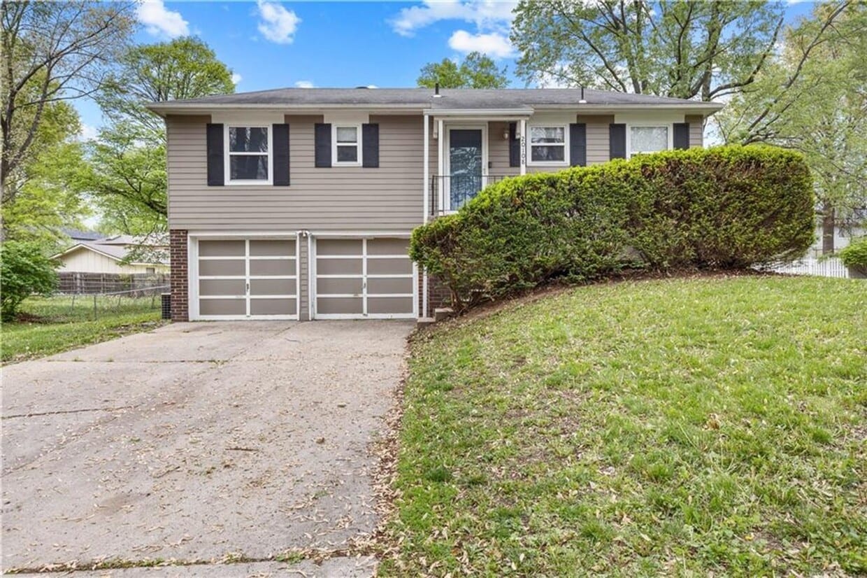 Primary Photo - Bright & Spacious 3-Bed Home with Finished...