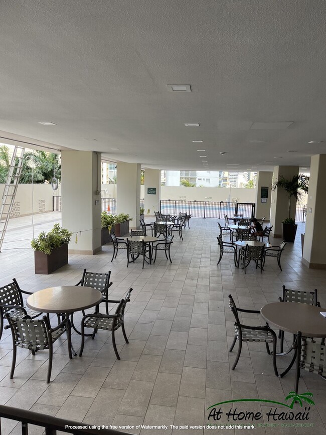 Foto del edificio - 2240 Kuhio Ave.