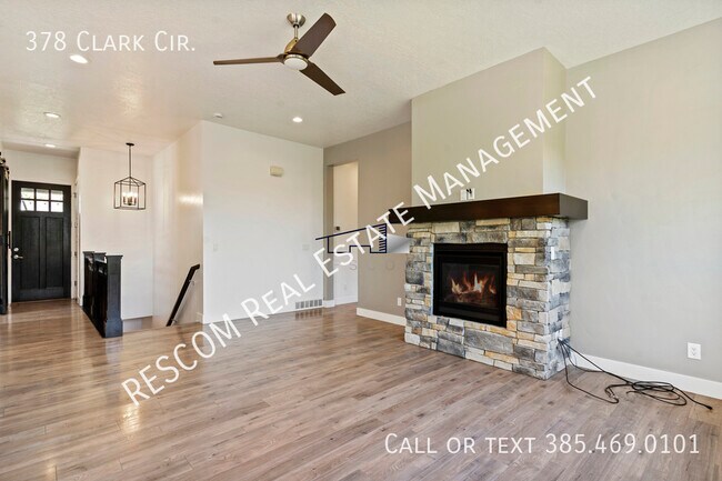 Building Photo - 378 Clark Cir