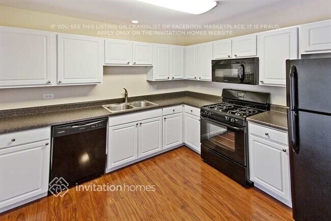 Foto del edificio - 953 Surrey Ct