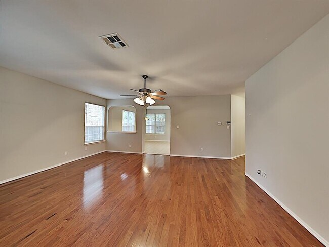 Building Photo - 16517 Heaton Park Cove