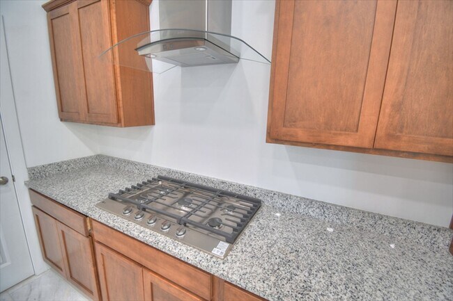 Foto del edificio - NEW CONSTRUCTION IN THE FAR NE Heights!