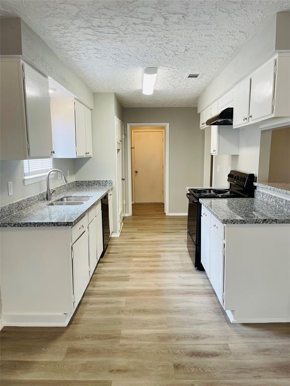 Building Photo - 5811 Skewen St