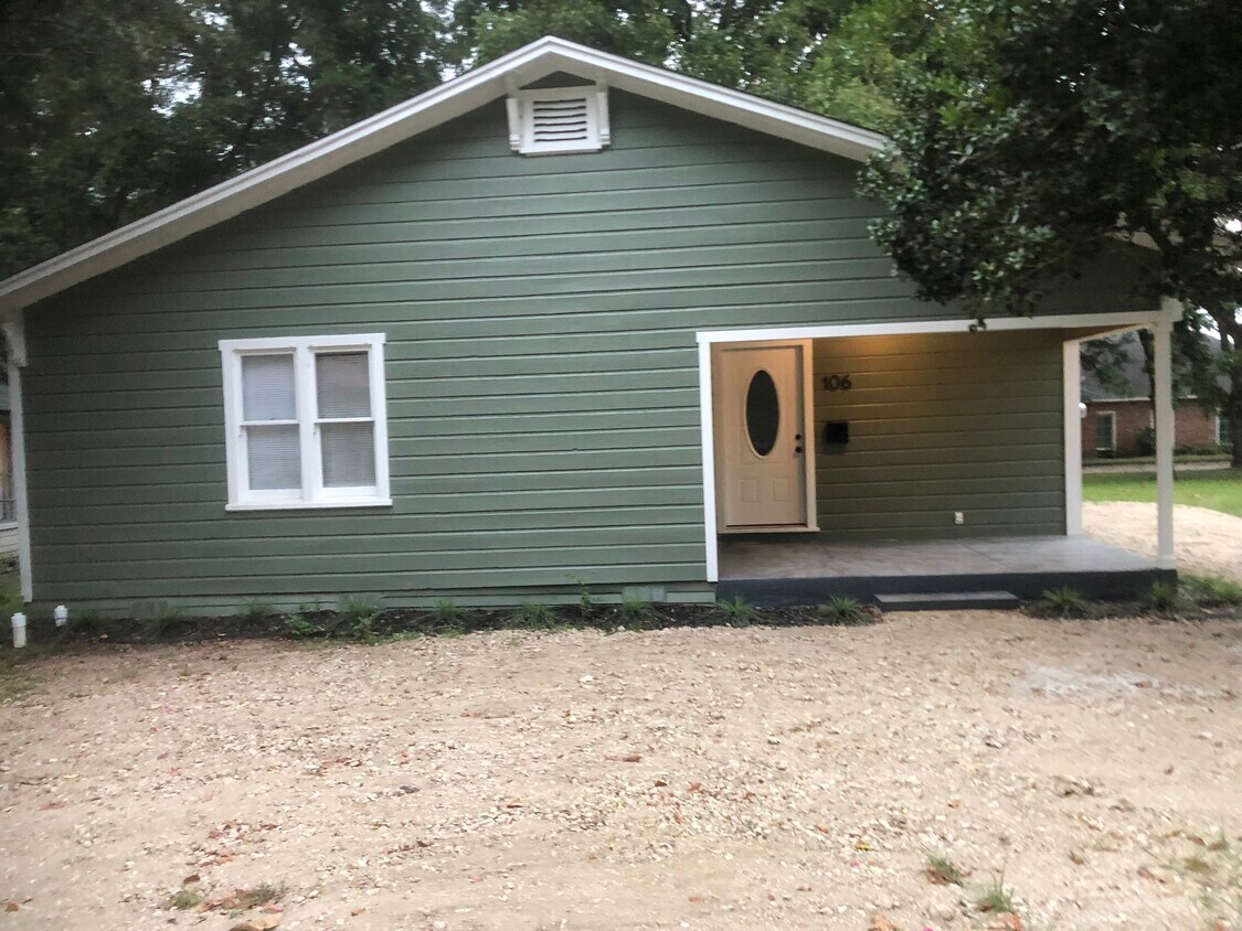 Front - 106 Matthews St