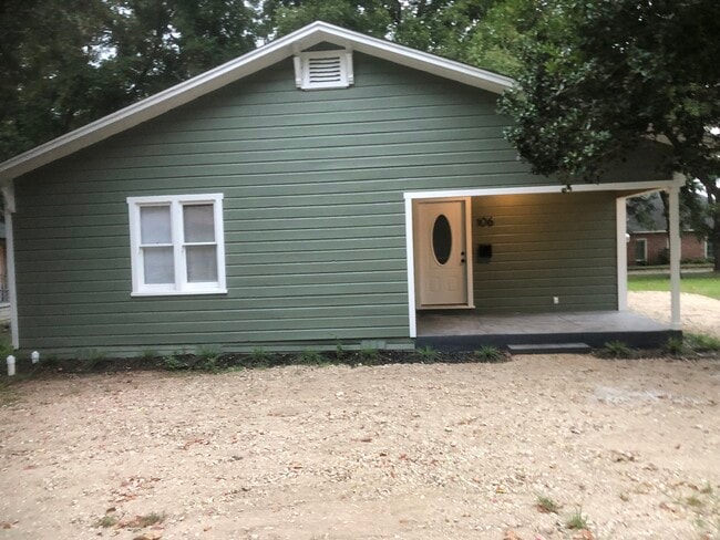 Building Photo - 106 Matthews St Building Photo - 106 Matthews St