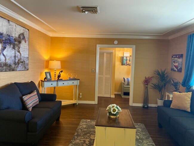 Building Photo - 4689 La Fonda Dr