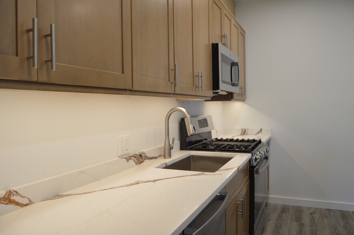 Foto principal - 118 Stuyvesant Ave