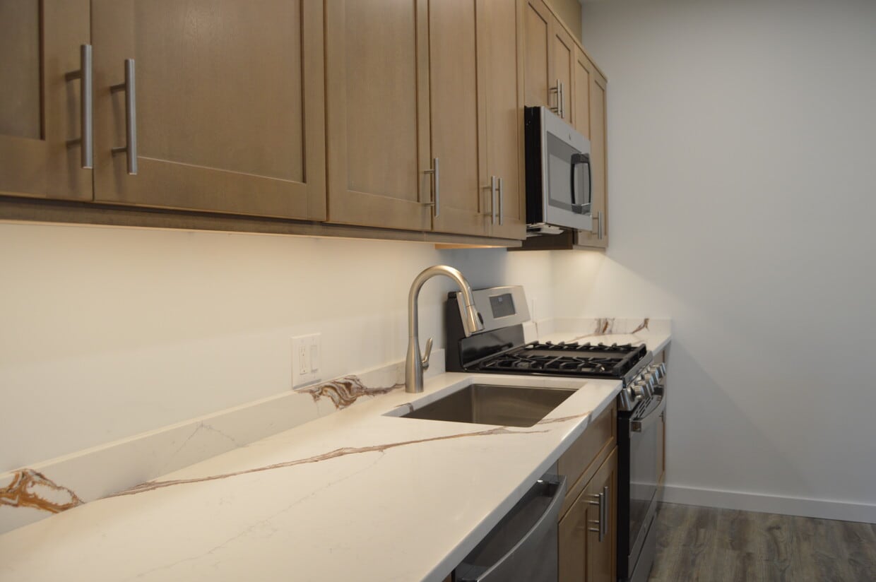 Primary Photo - 118 Stuyvesant Ave
