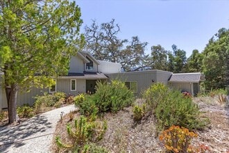 Building Photo - 13434 Old Oak Way
