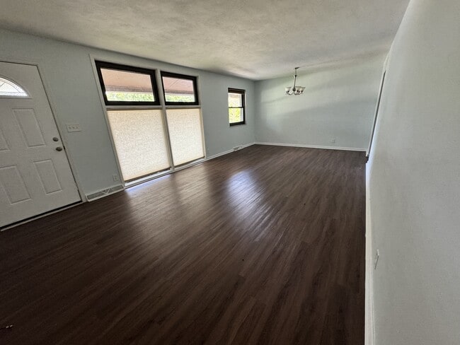 Building Photo - 716 Cranford Dr