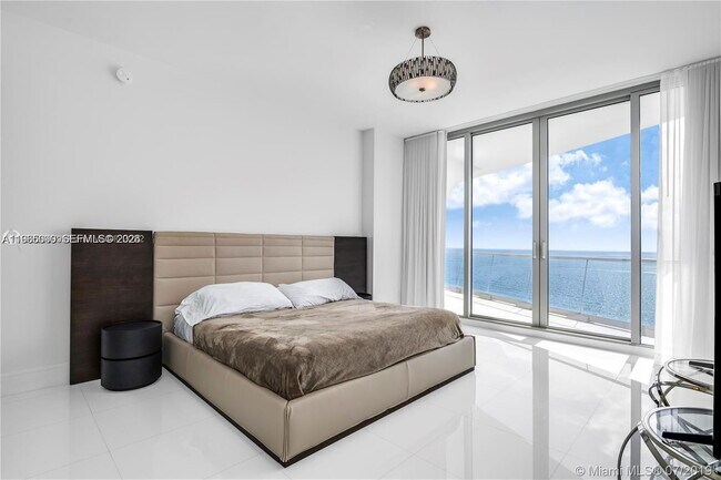 Foto del edificio - 16901 Collins Ave