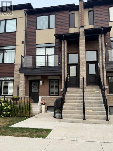 Photo du bâtiment - 590-590 N Service Rd