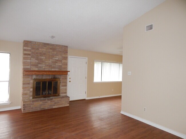 Foto del edificio - Gibbs Properties2 (9015 Sawtooth Ln)