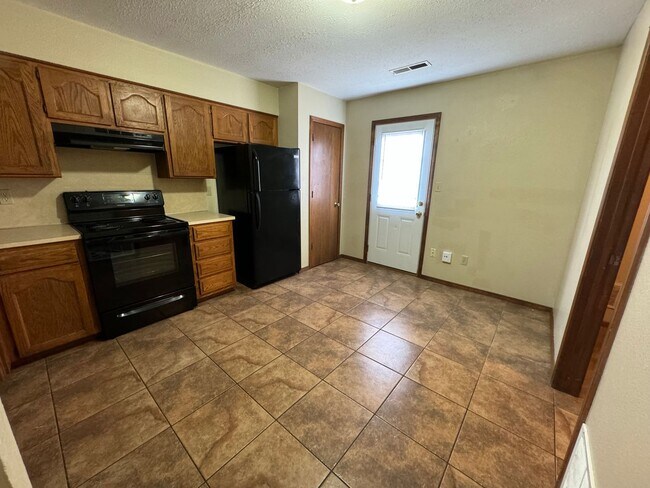 Foto del edificio - Updated 2 bedroom 1.5 bath Townhome in a g...