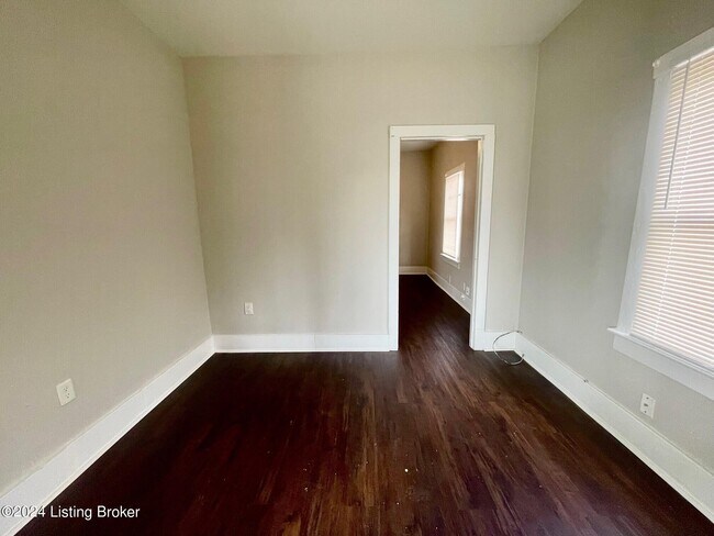 Building Photo - 841 Beecher St