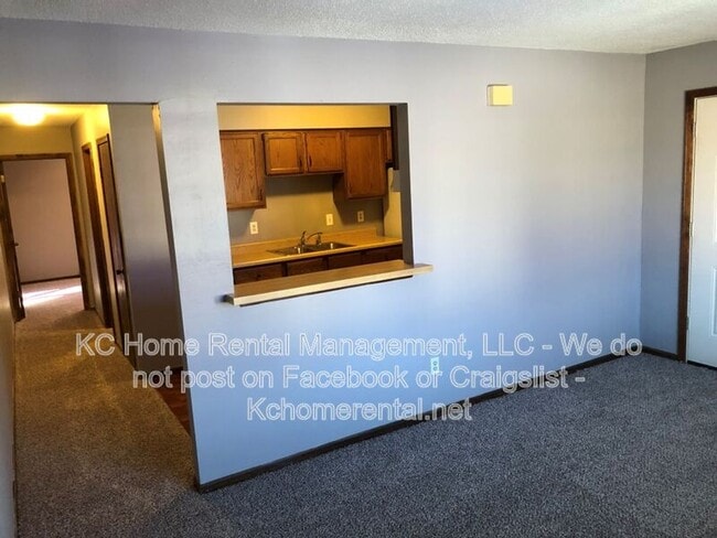 Foto del edificio - 551 N Somerset Terrace