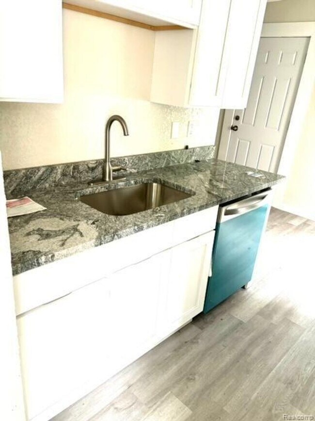 Foto del edificio - 28449 Glenwood St