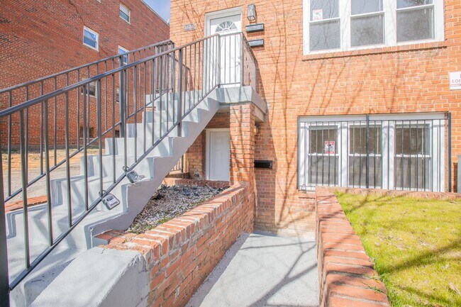 Foto del edificio - 1626 Independence Ave SE