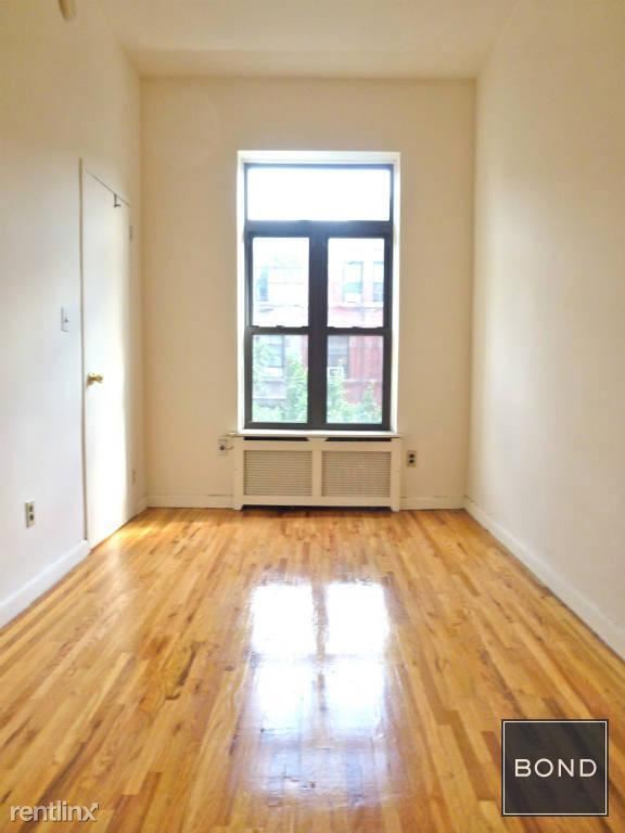 Building Photo - 1 br, 1 bath Apartment - 121 W 81st St