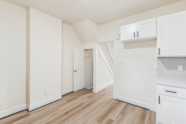 Foto del edificio - 3357 Malta St