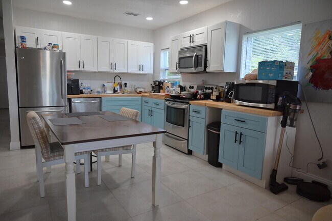 Foto del edificio - 1331 NW 3rd St