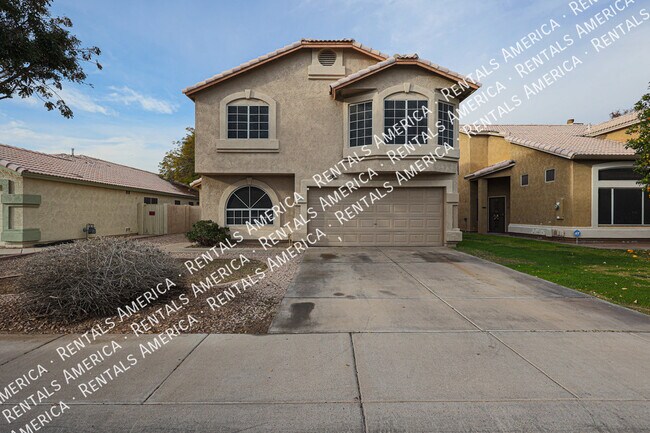 Foto del edificio - MOVE IN READY 4 BEDROOM IN MONTEREY POINT