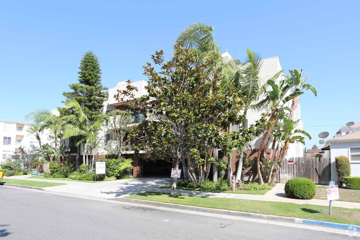 Building Photo - Eastborne Apartments