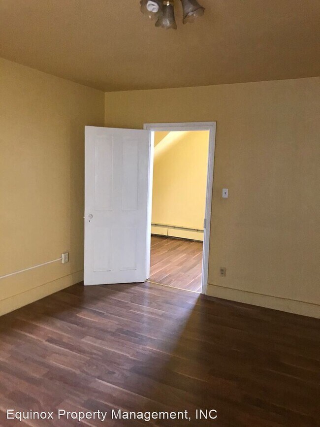 Building Photo - 606 3rd Ave