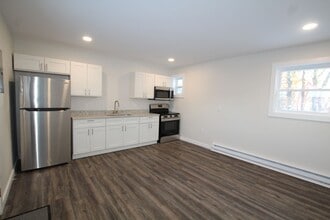 Building Photo - 14311 Rte 9W
