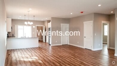 Building Photo - 3922 E Frederick Ave