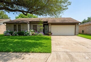 Building Photo - 7646 Western Oak Ln