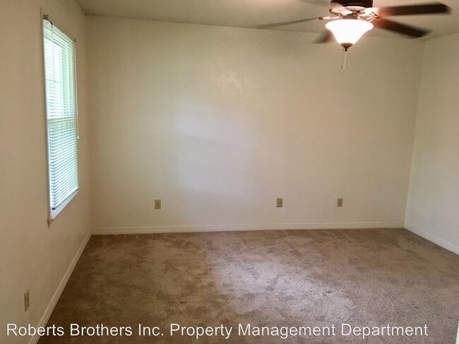 Building Photo - 4 br, 2.5 bath House - 1321 Westbury Drive