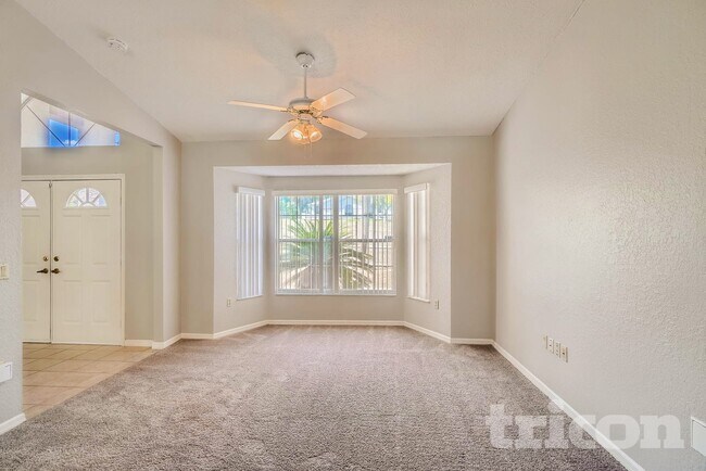 Foto del edificio - 6145 Golddust Rd