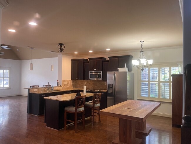 Foto del edificio - 316 Meadow Way