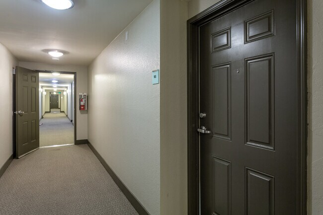 Building Photo - 5161 Riverton Ave