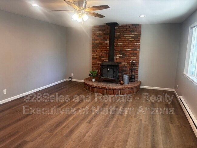 Foto del edificio - 7815 Prairie Dog Ln