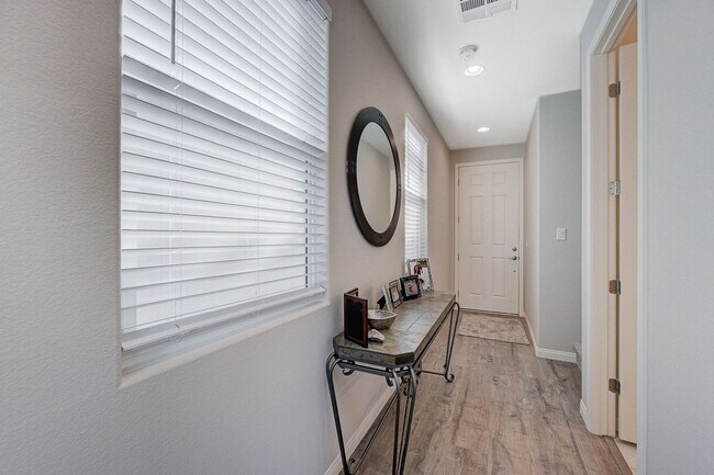 Building Photo - GORGEOUS 3 BEDROOM 2.5 BATH SOUTHWEST LOCA...