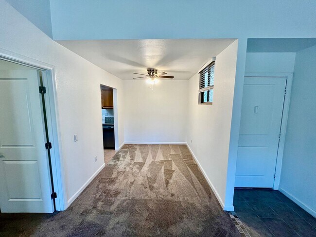 Building Photo - Great 1B/1BA Condo in Escondido!