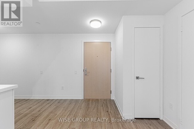Building Photo - 500-500 Wilson Ave